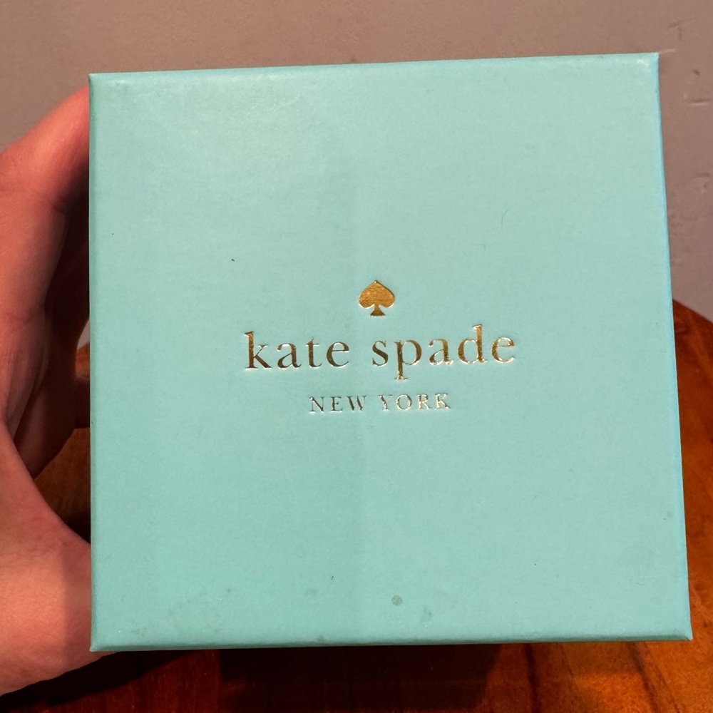 kate spade women’s watch, gold tone with navy blue silicone strap - Picture 7 of 10